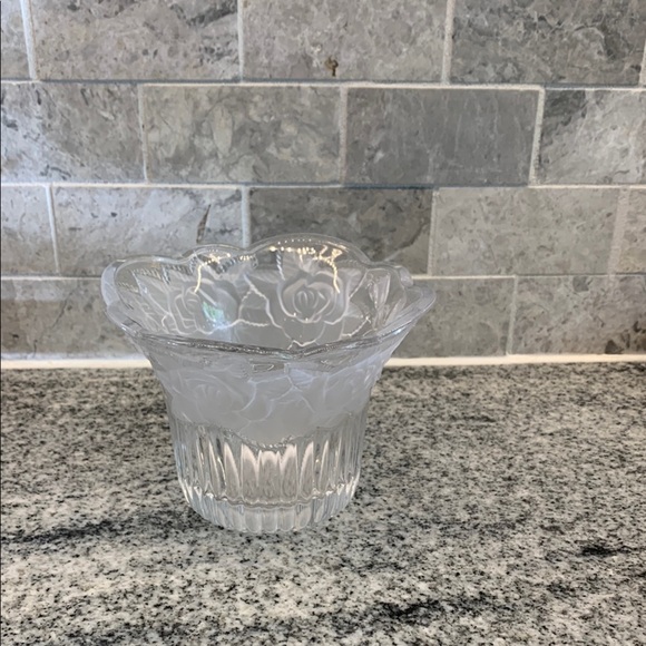 Mikasa Frosted Glass Vase - Picture 3 of 3